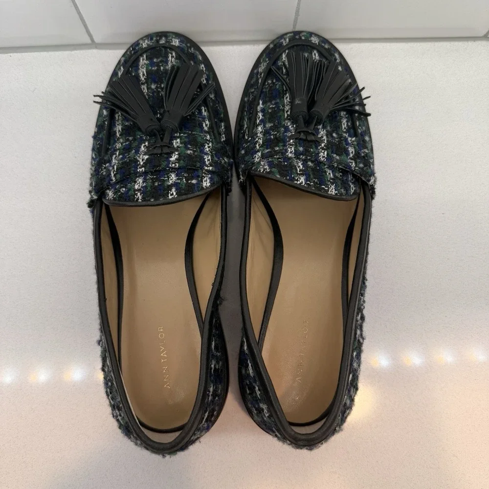 Stylish Women’s Ann Taylor Navy Black Tweed Tassel Loafers, EUC, Size 9